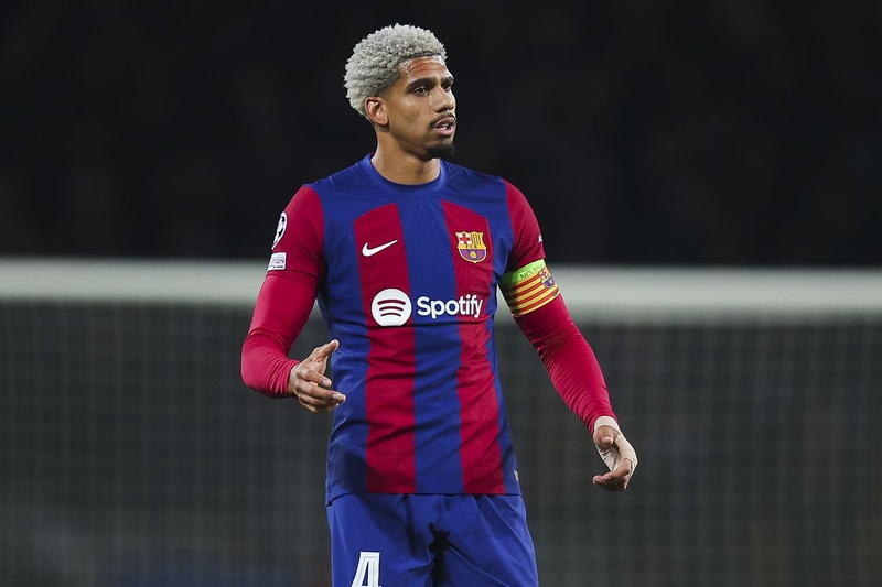 Ronald Araújo – Tường thành phòng ngự của Barcelona